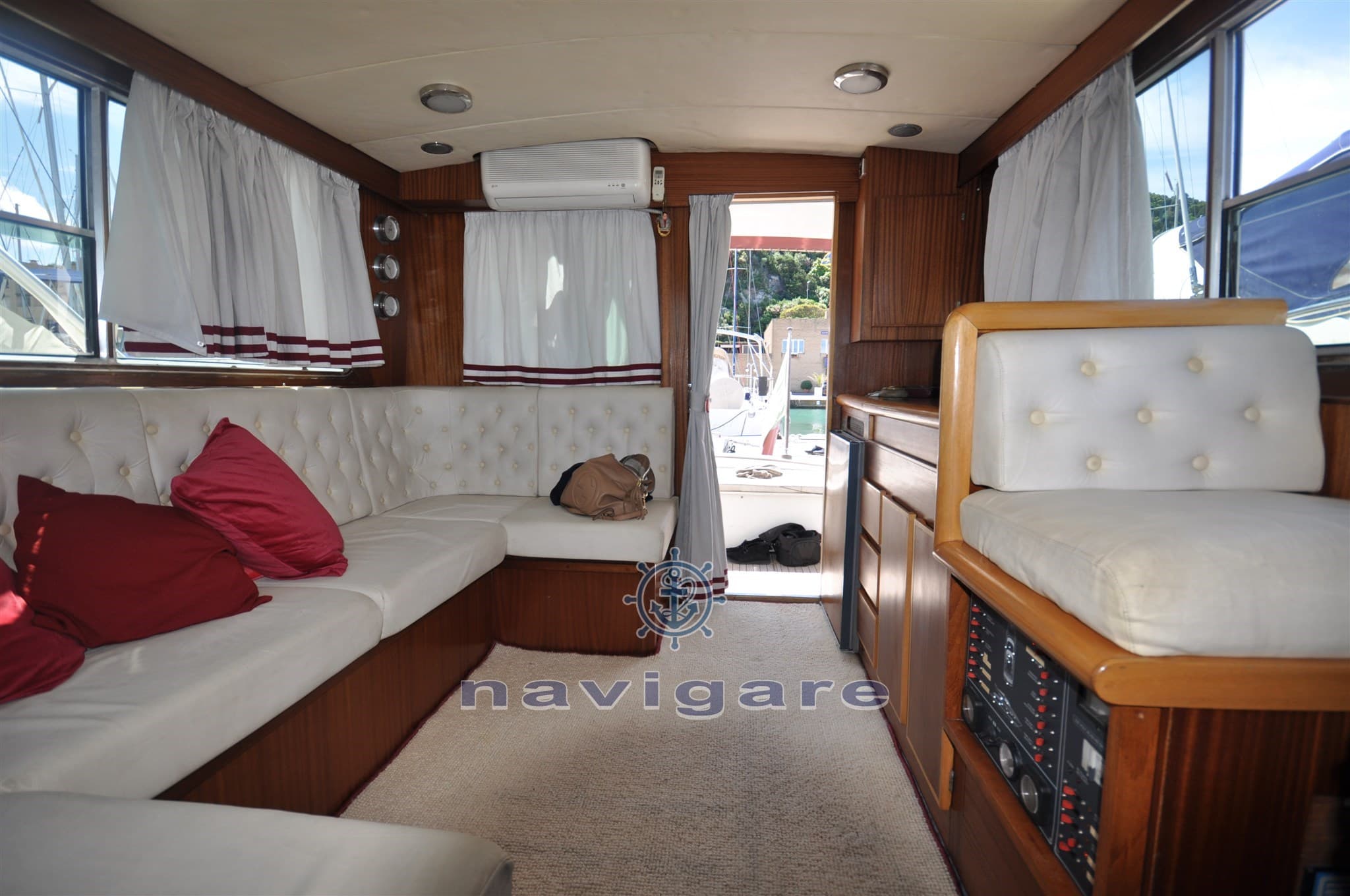 Motomar 33 Motomar - Interior View Motomar 33 Motomar - Interior View