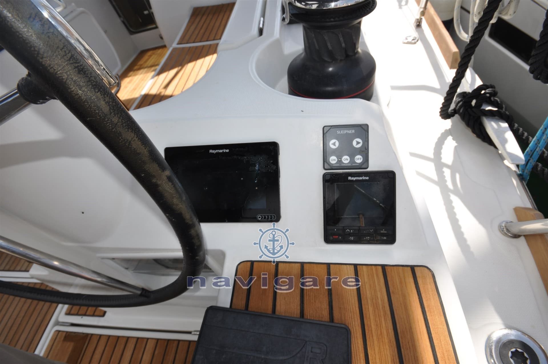 Jeanneau Sun Odyssey 519 - Deck View Jeanneau Sun Odyssey 519 - Deck View