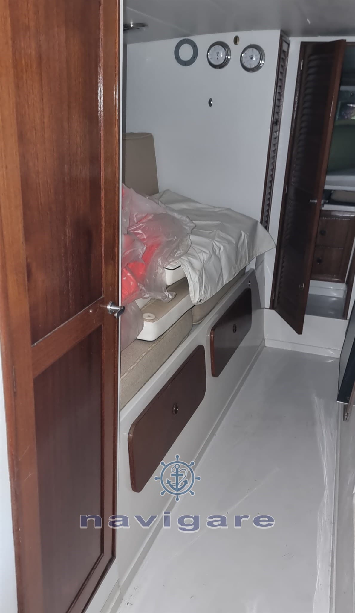 Tornado Tornado 38' Classic - Deck View Tornado Tornado 38' Classic - Deck View