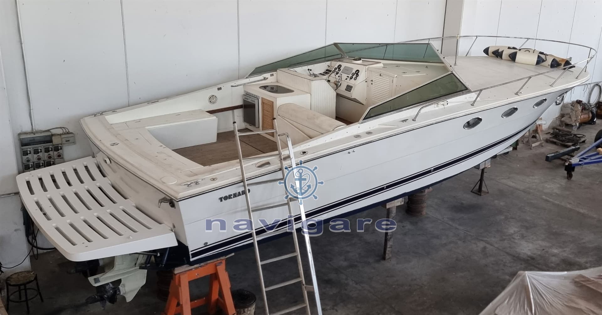 Tornado Tornado 38' Classic - Main View Tornado Tornado 38' Classic - Main View