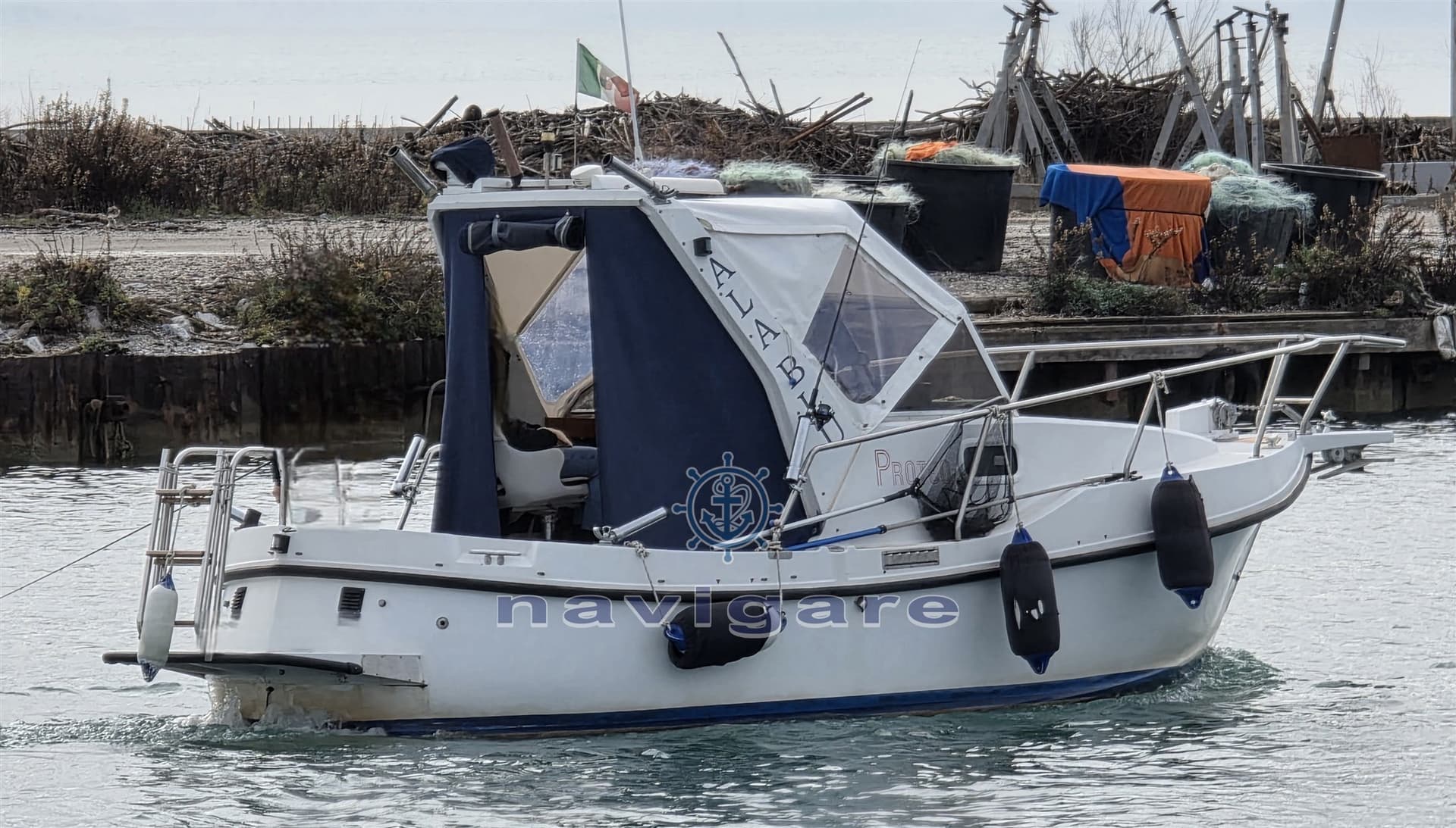 Ala Blu Proteo 23 Fisherman - Main View Ala Blu Proteo 23 Fisherman - Main View