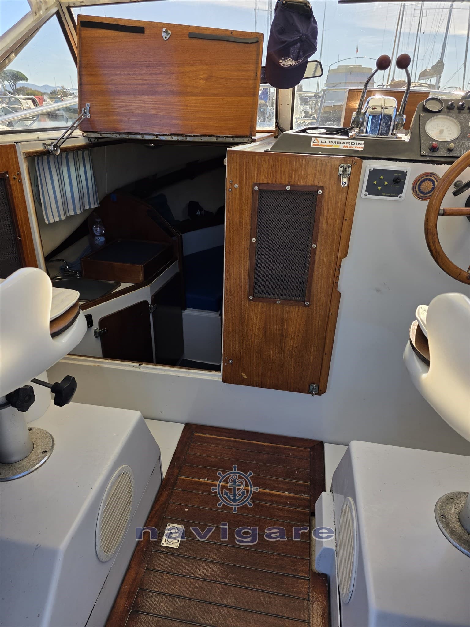 Ala Blu Proteo 23 Fisherman - Interior View Ala Blu Proteo 23 Fisherman - Interior View