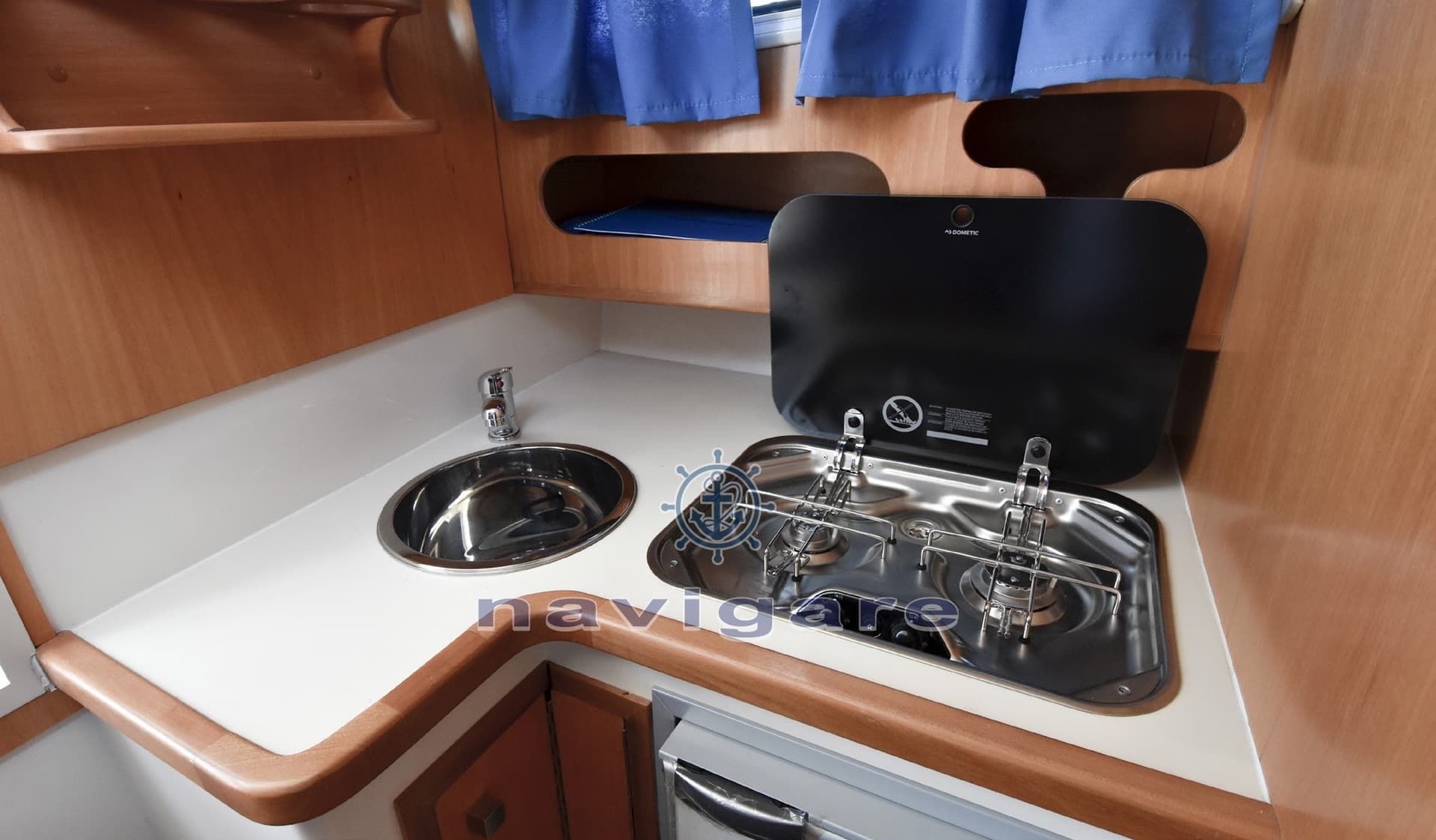 Tuccoli Marine T280 Entrobordo - Interior View Tuccoli Marine T280 Entrobordo - Interior View