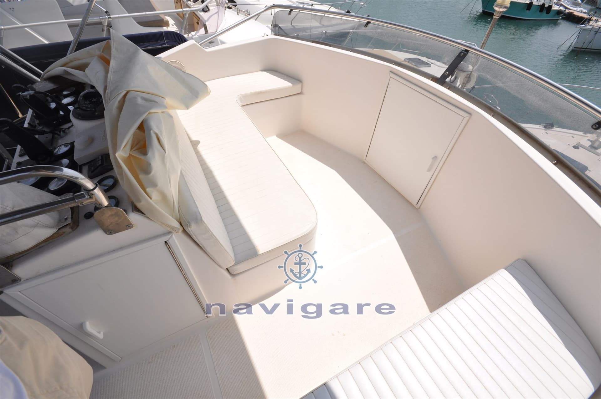 Riviera Marine 35 Fly usato - foto hero 19