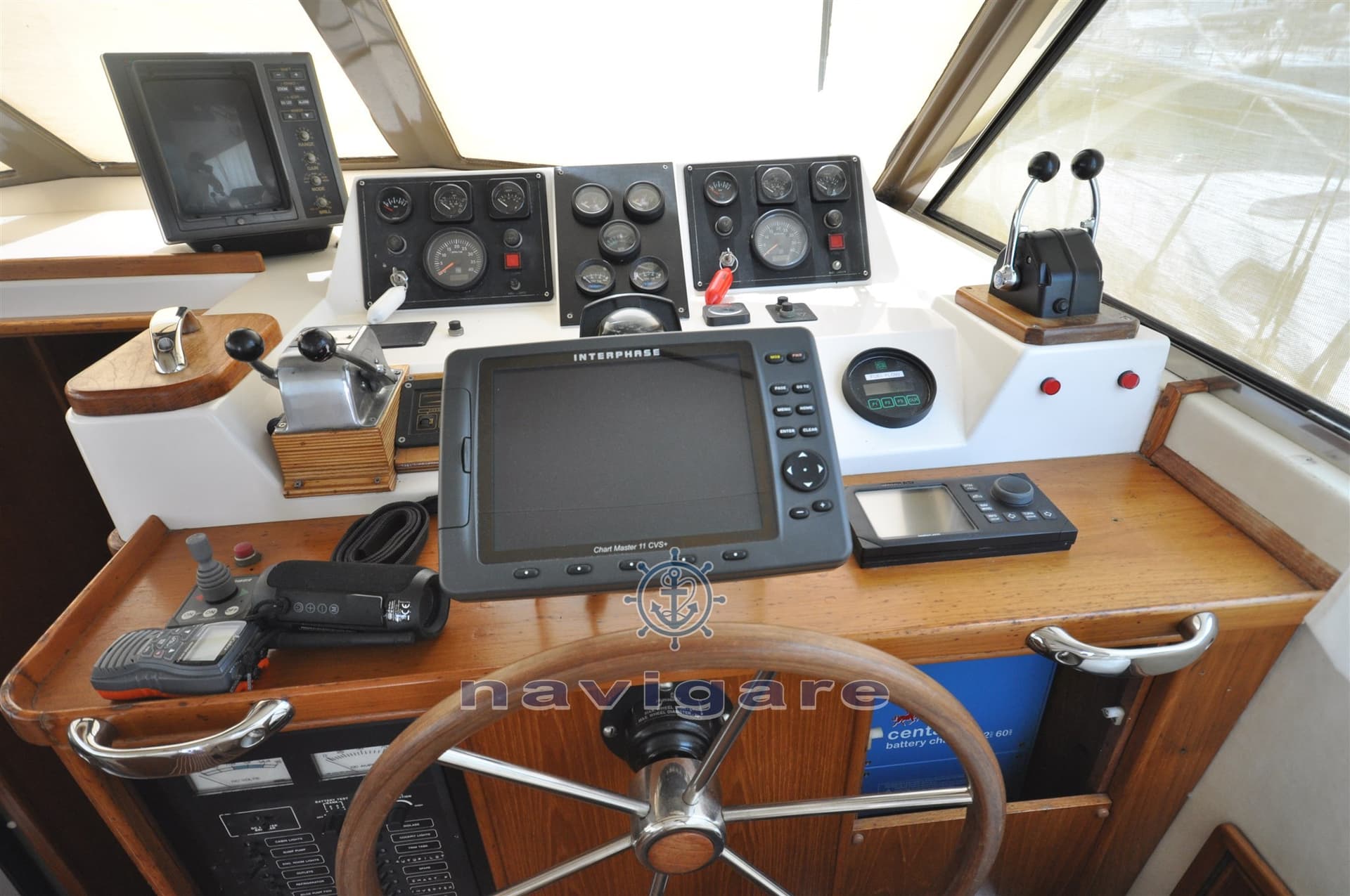 Riviera Marine 35 Fly usato - foto hero 7