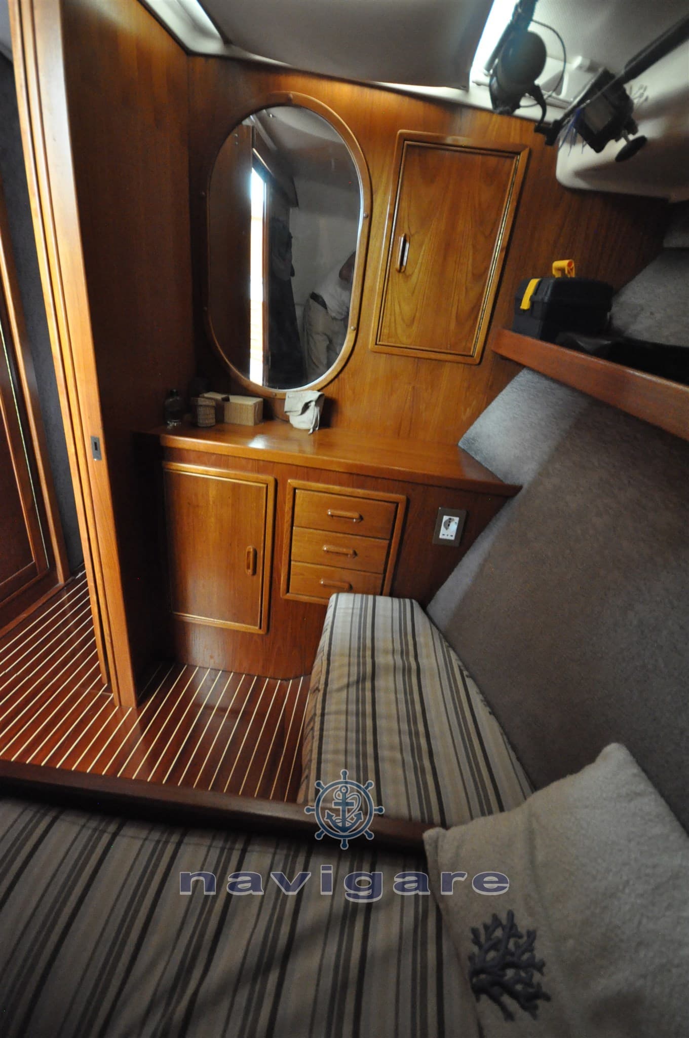 Riviera Marine 35 Fly usato - foto hero 11