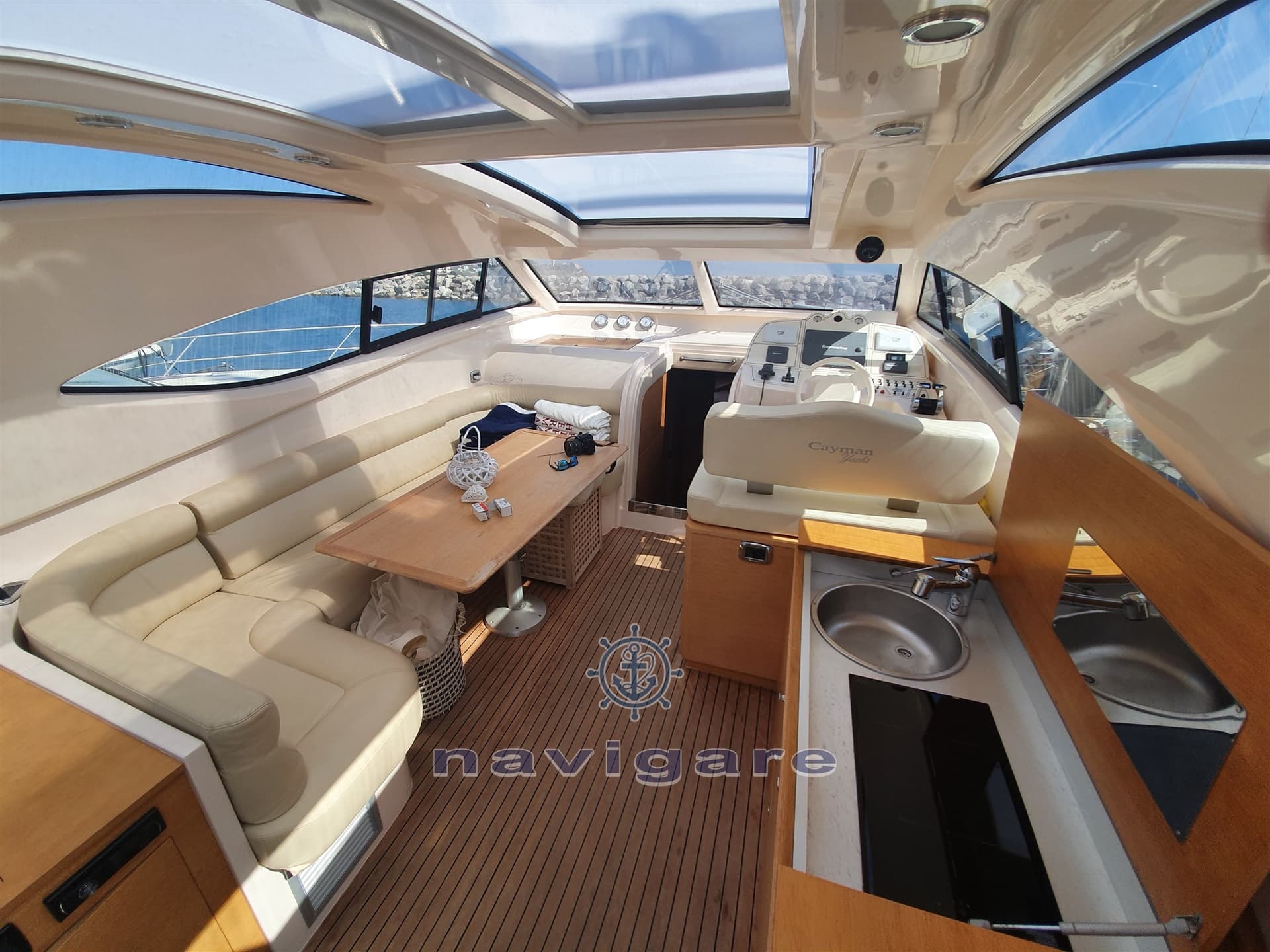 Cayman 50 Wa - Interior View Cayman 50 Wa - Interior View