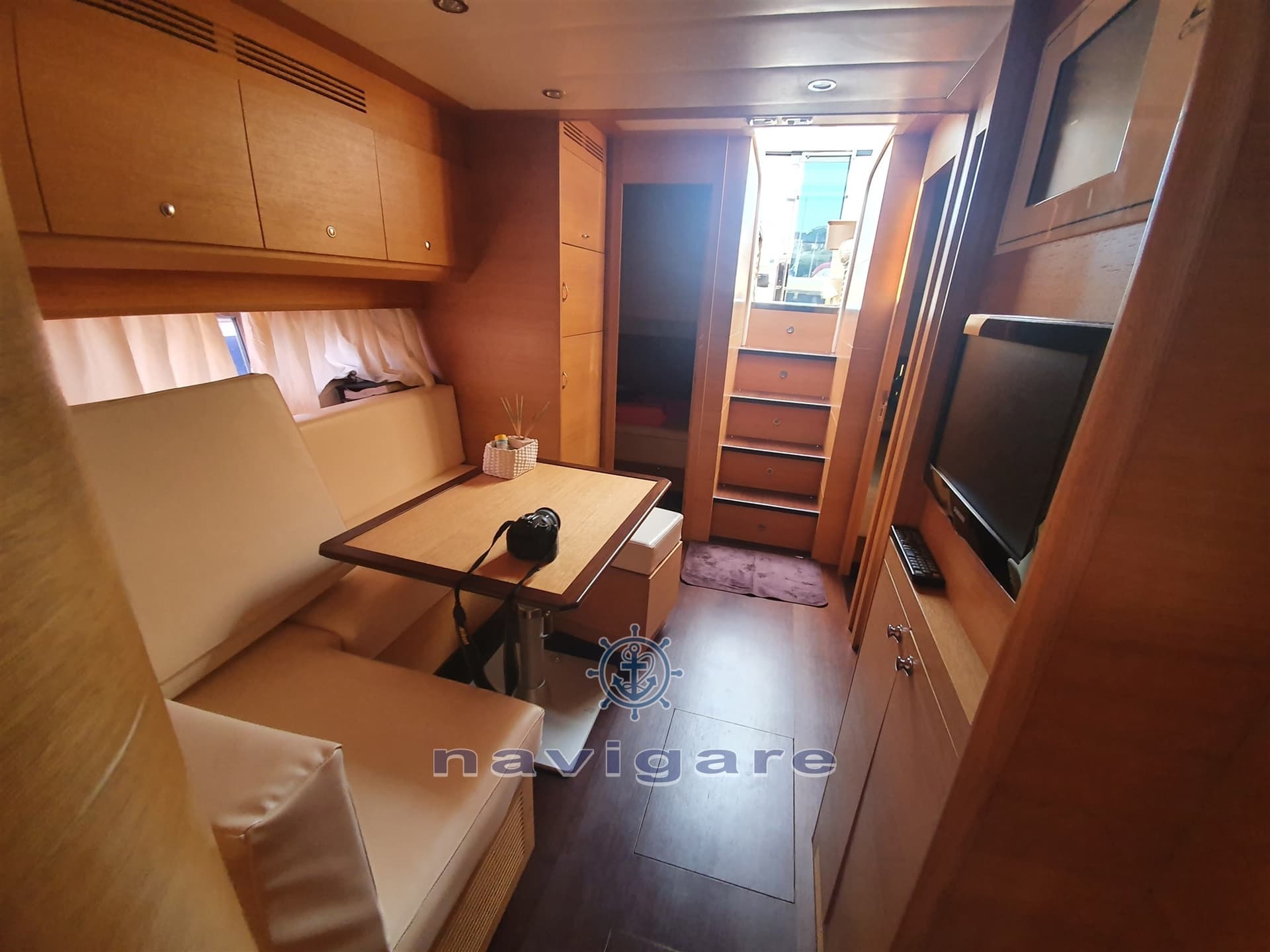 Cayman 50 Wa - Detail View 1 Cayman 50 Wa - Detail View 1