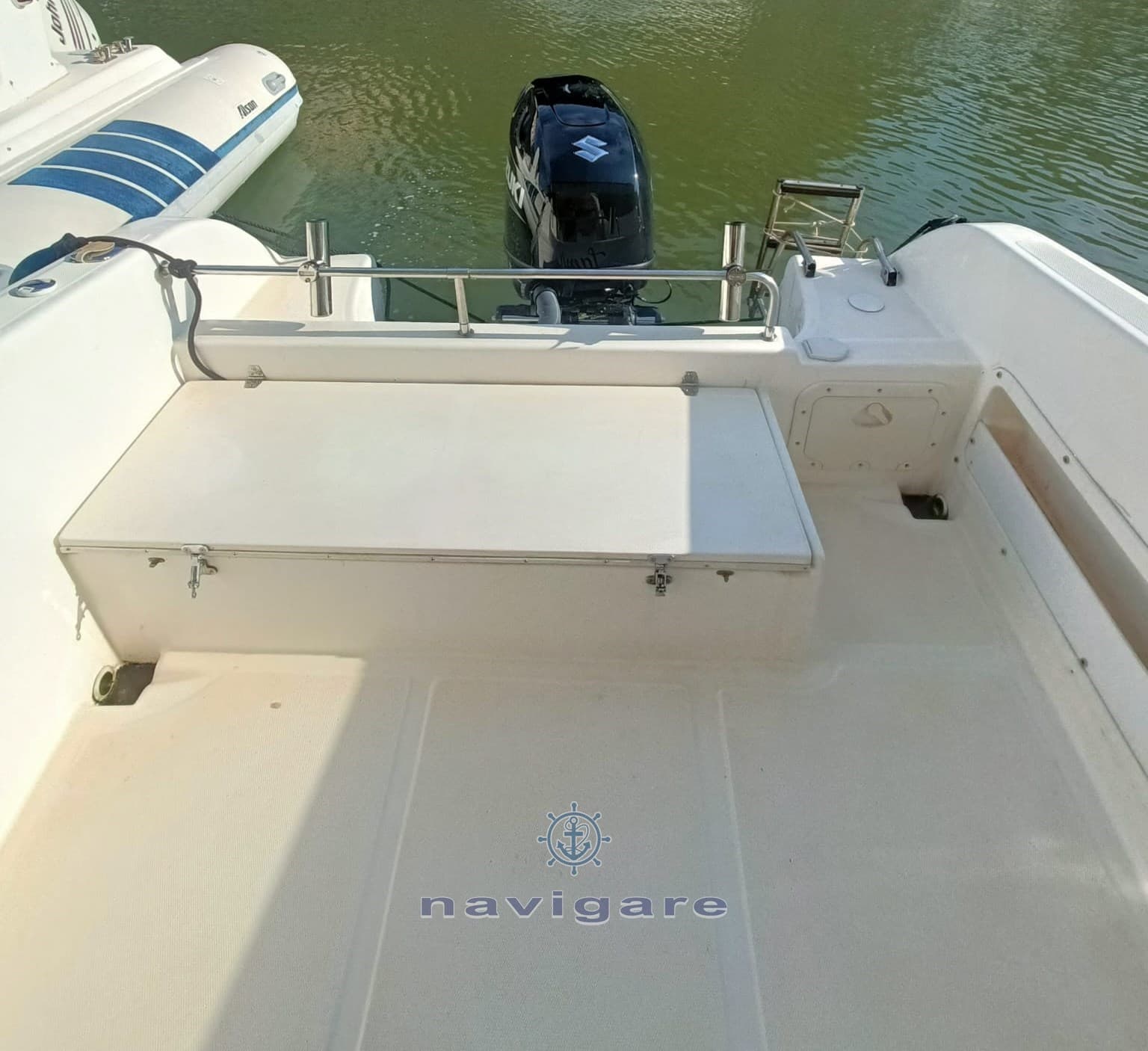 Saver Manta 600 Cabin Fisher - Interior View Saver Manta 600 Cabin Fisher - Interior View