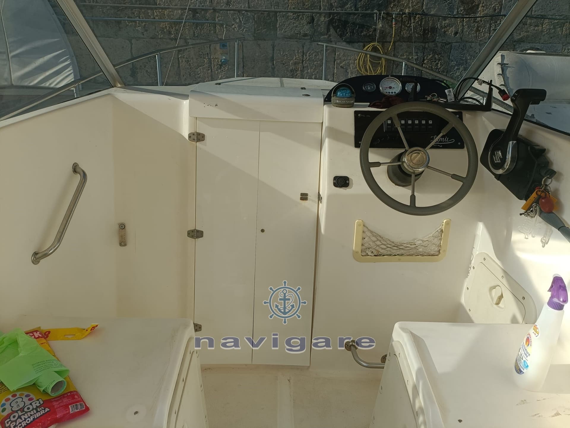 Saver Manta 600 Cabin Fisher - Deck View Saver Manta 600 Cabin Fisher - Deck View