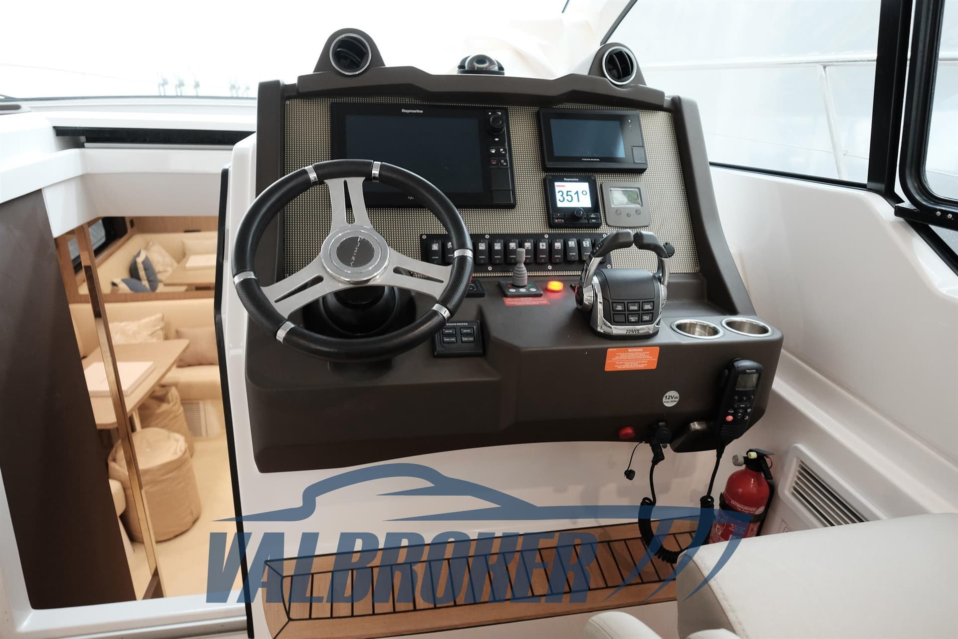 Azimut Atlantis 43 - Interior View Azimut Atlantis 43 - Interior View