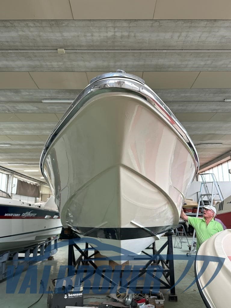 Riva Saint Tropez - Detail View 1 Riva Saint Tropez - Detail View 1