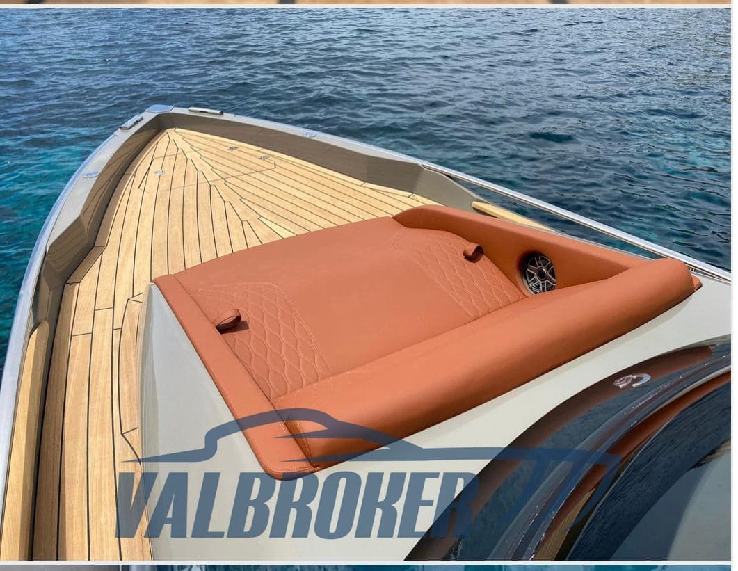 Capelli Stradivari 43 - Detail View 1 Capelli Stradivari 43 - Detail View 1