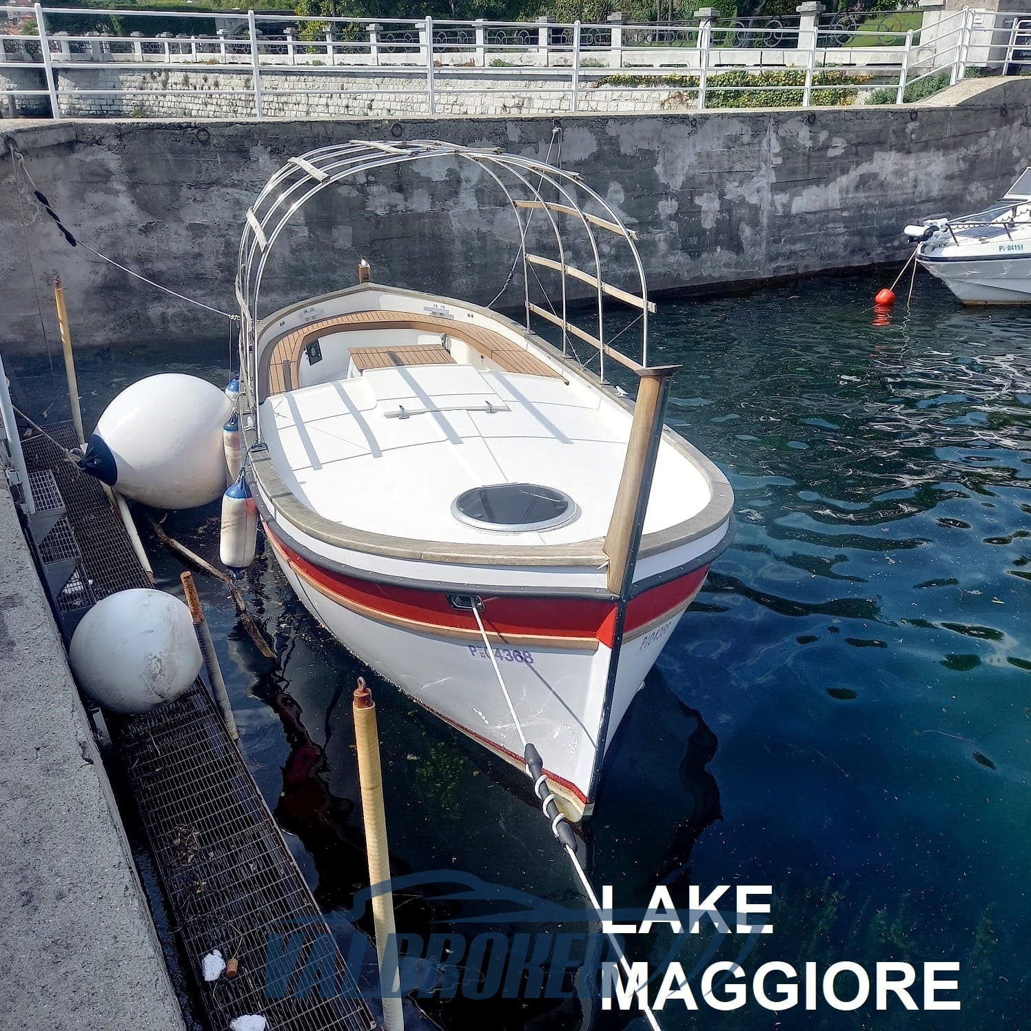 Gozzo Genovese Baciccia - Main View Gozzo Genovese Baciccia - Main View