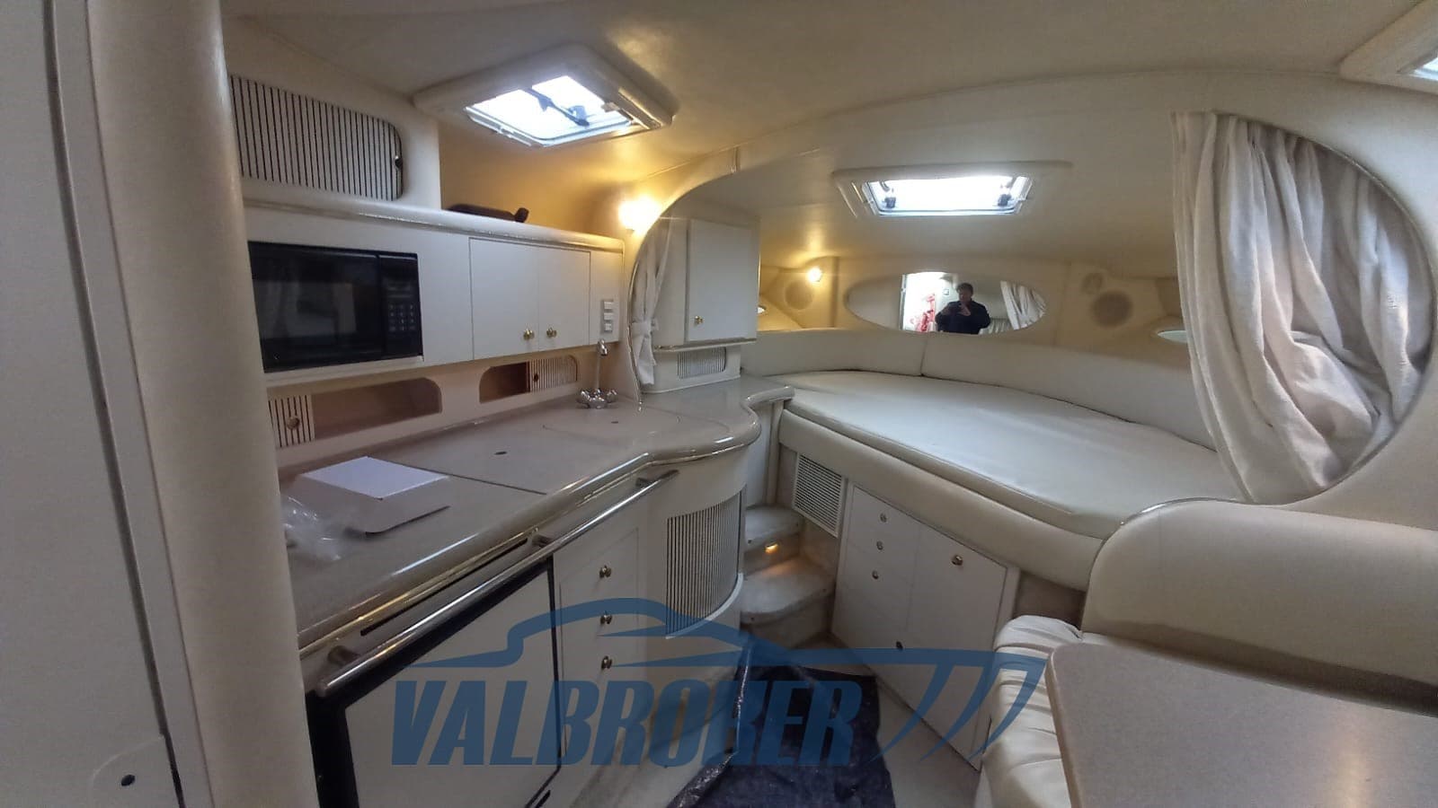 Sea Ray 310 SUNDANCER usato - foto hero 22