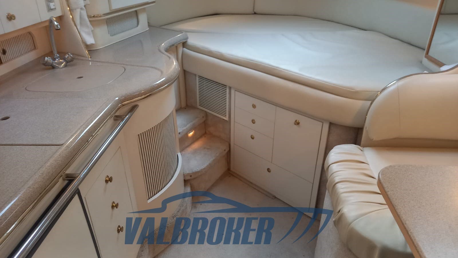 Sea Ray 310 SUNDANCER usato - foto hero 23