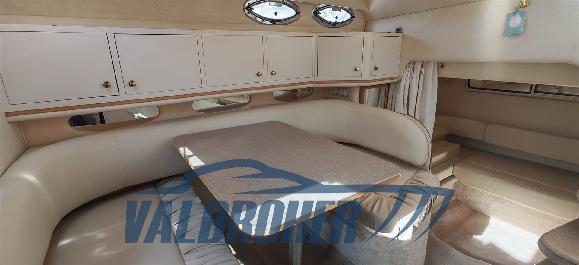 Sea Ray 310 SUNDANCER usato - foto hero 12