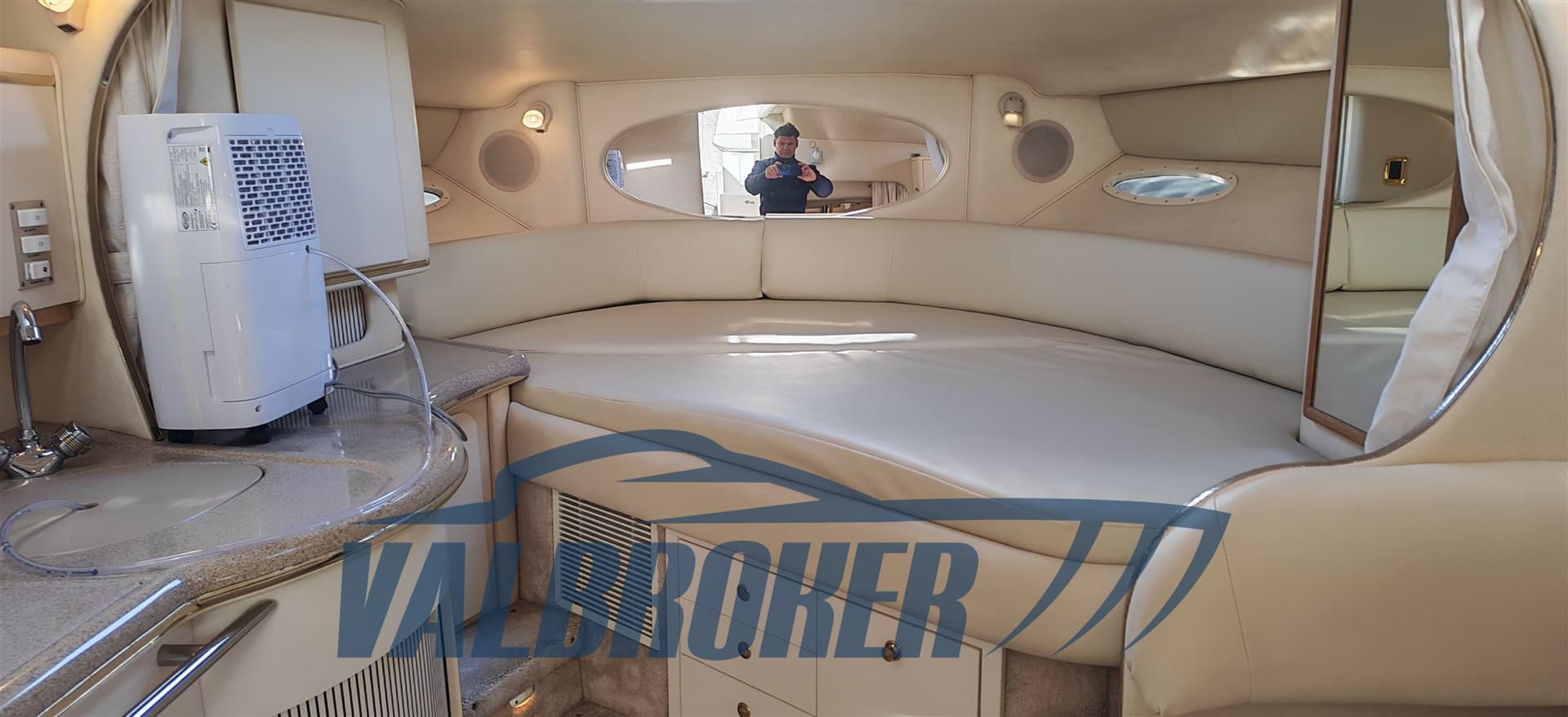Sea Ray 310 SUNDANCER usato - foto hero 11