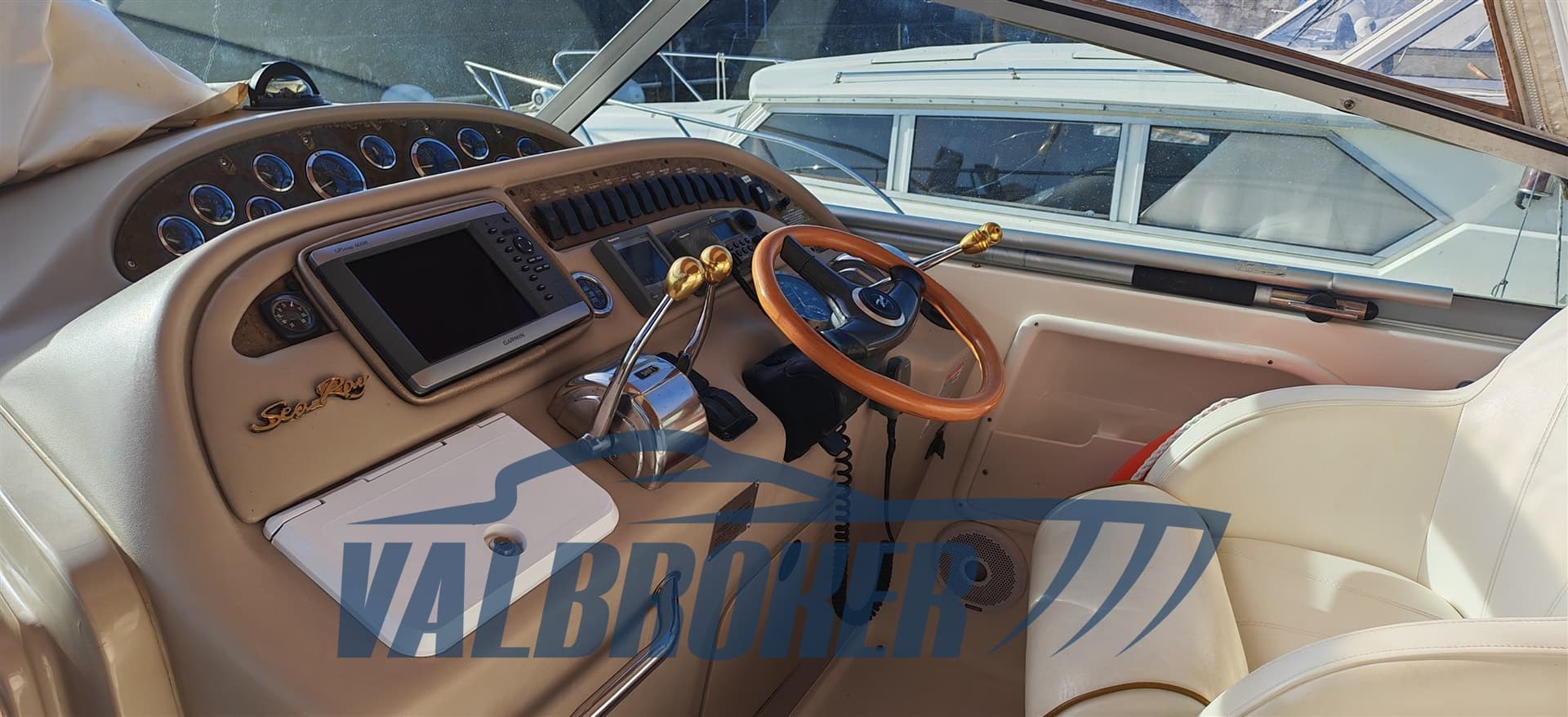Sea Ray 310 SUNDANCER usato - foto hero 27