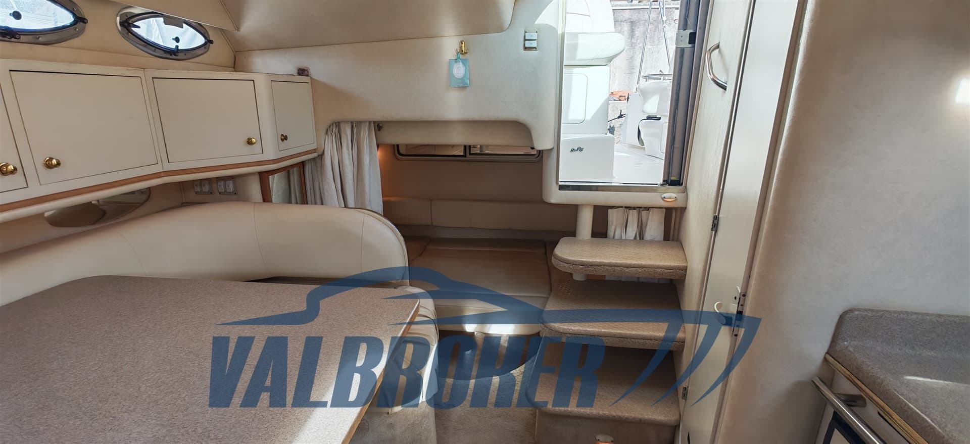 Sea Ray 310 SUNDANCER usato - foto hero 9