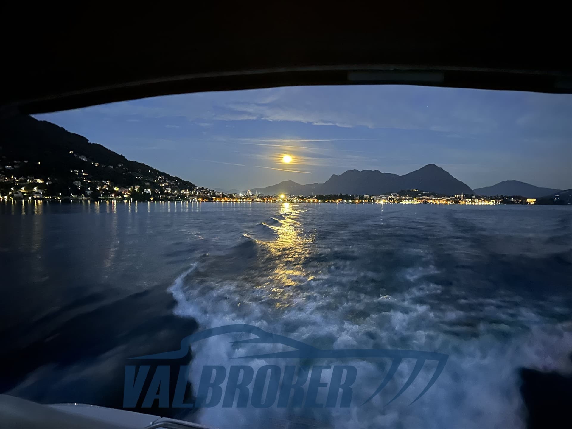 Sea Ray 310 SUNDANCER usato - foto hero 34
