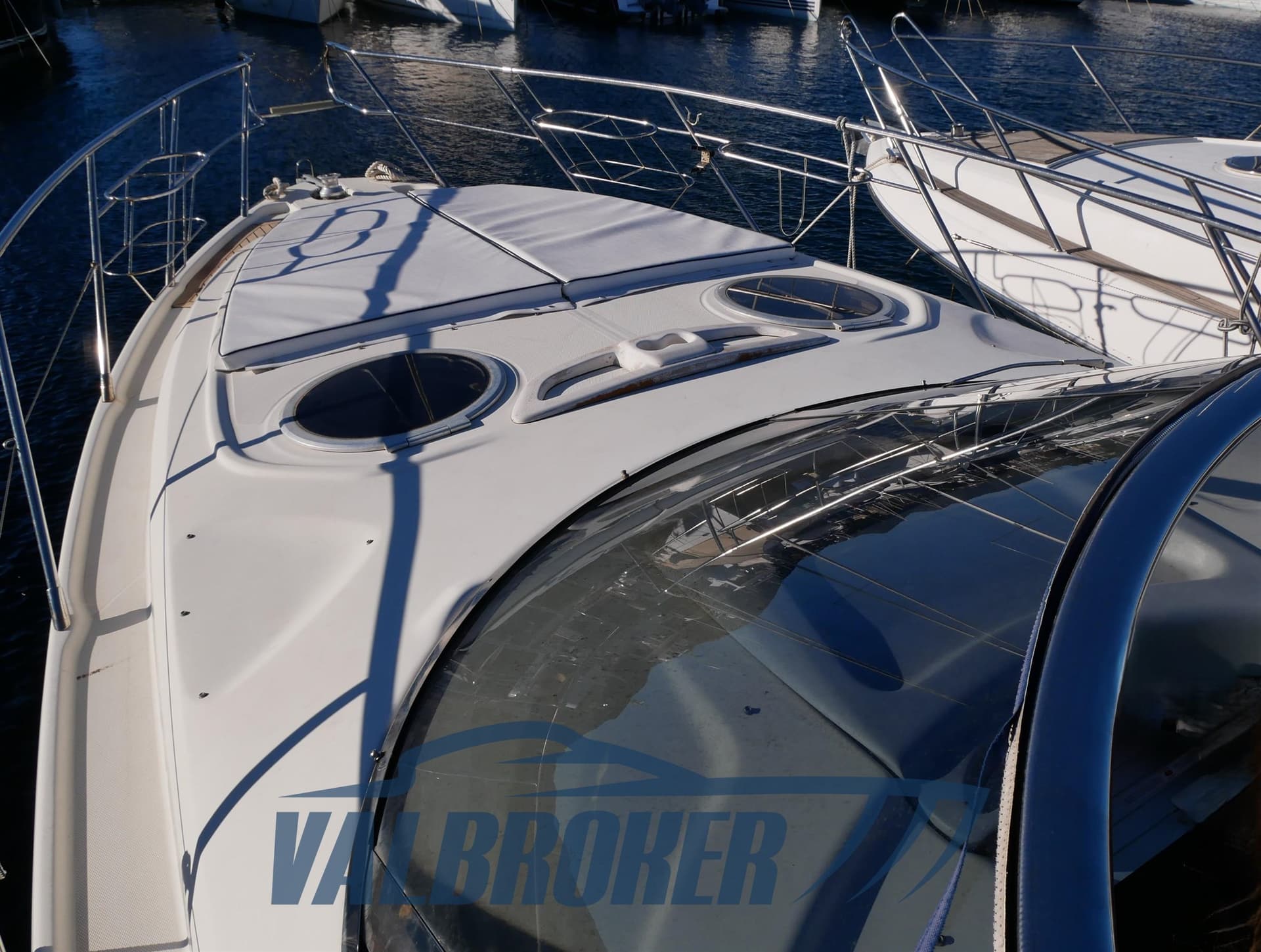 Cranchi Endurance 41 - Detail View 1 Cranchi Endurance 41 - Detail View 1