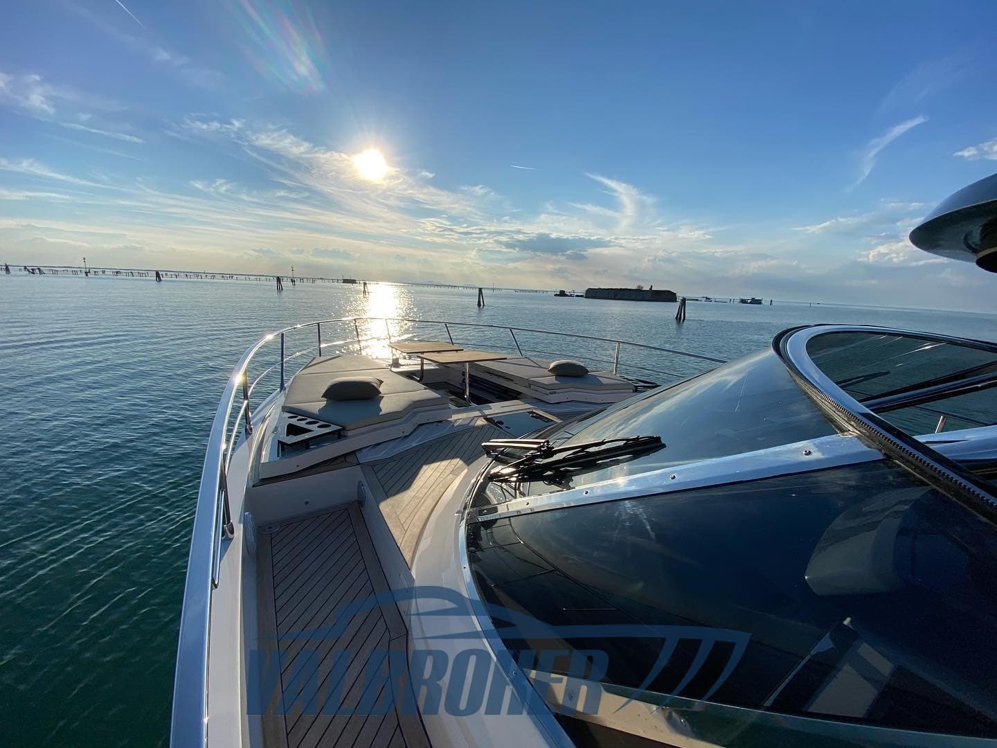 FIM 470 Regina - Detail View 1 FIM 470 Regina - Detail View 1