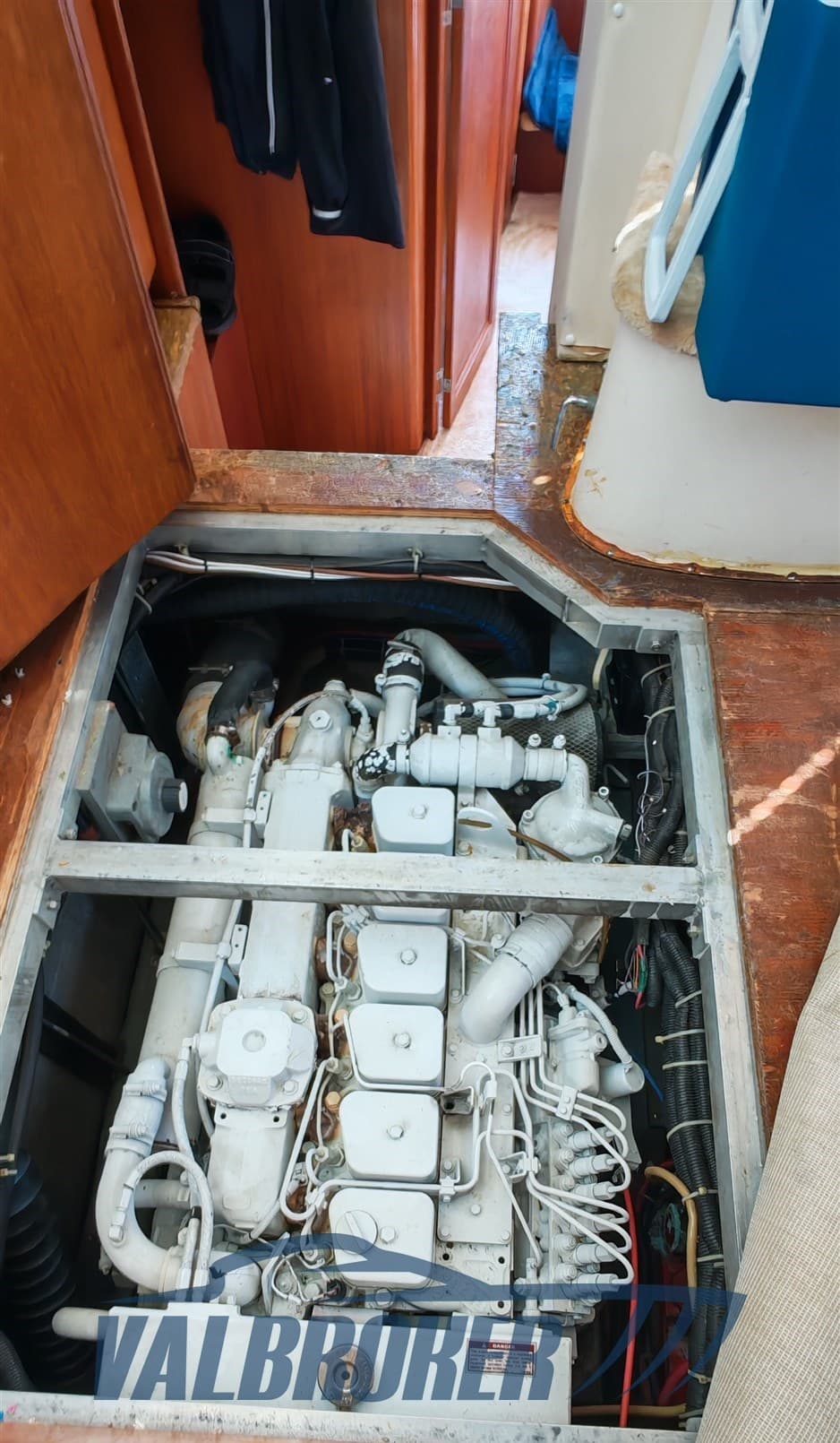 Carver Boat 400 used - hero image 17