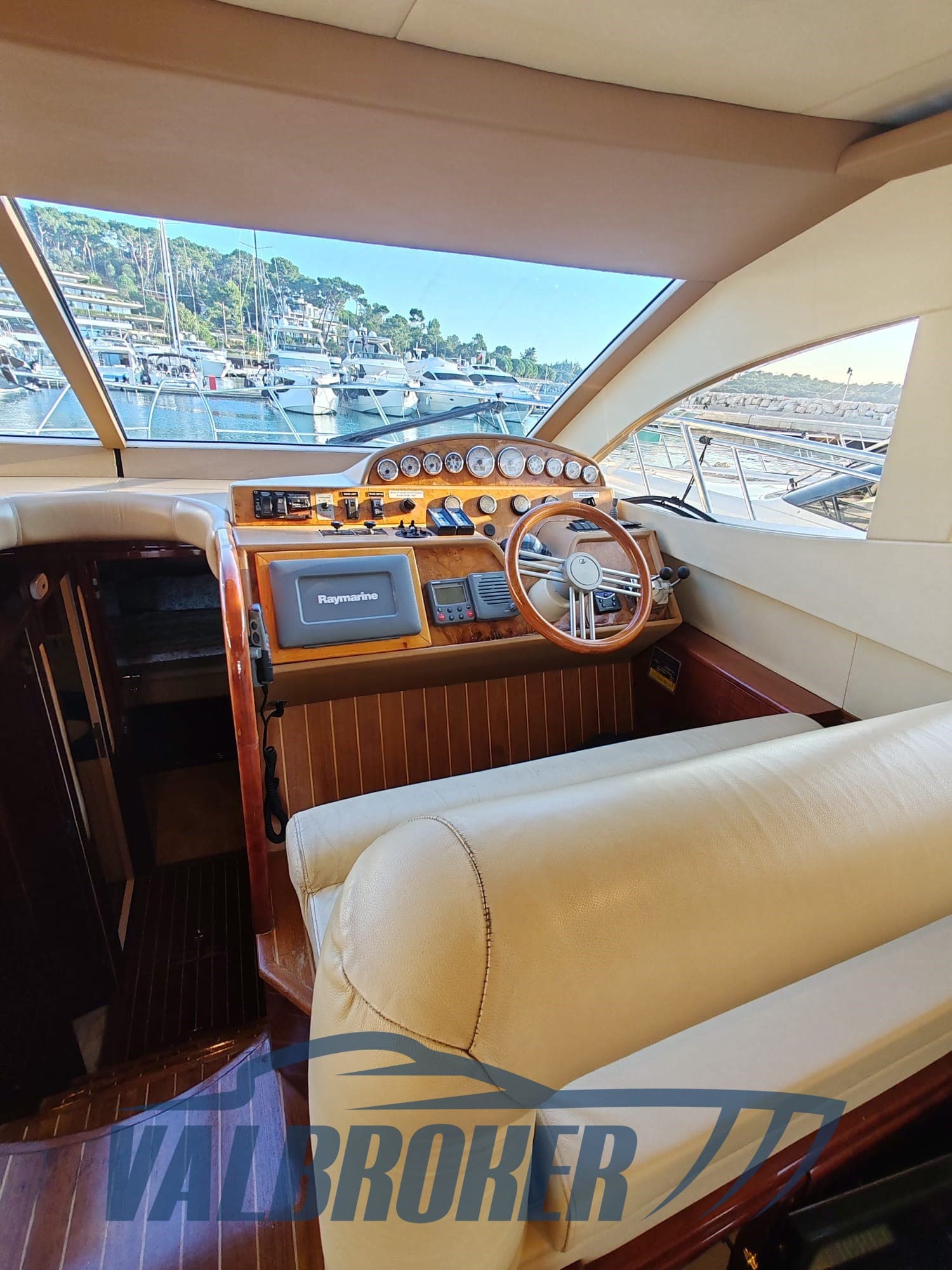 Gulf Craft Majesty Yachts 50 usato - foto hero 45