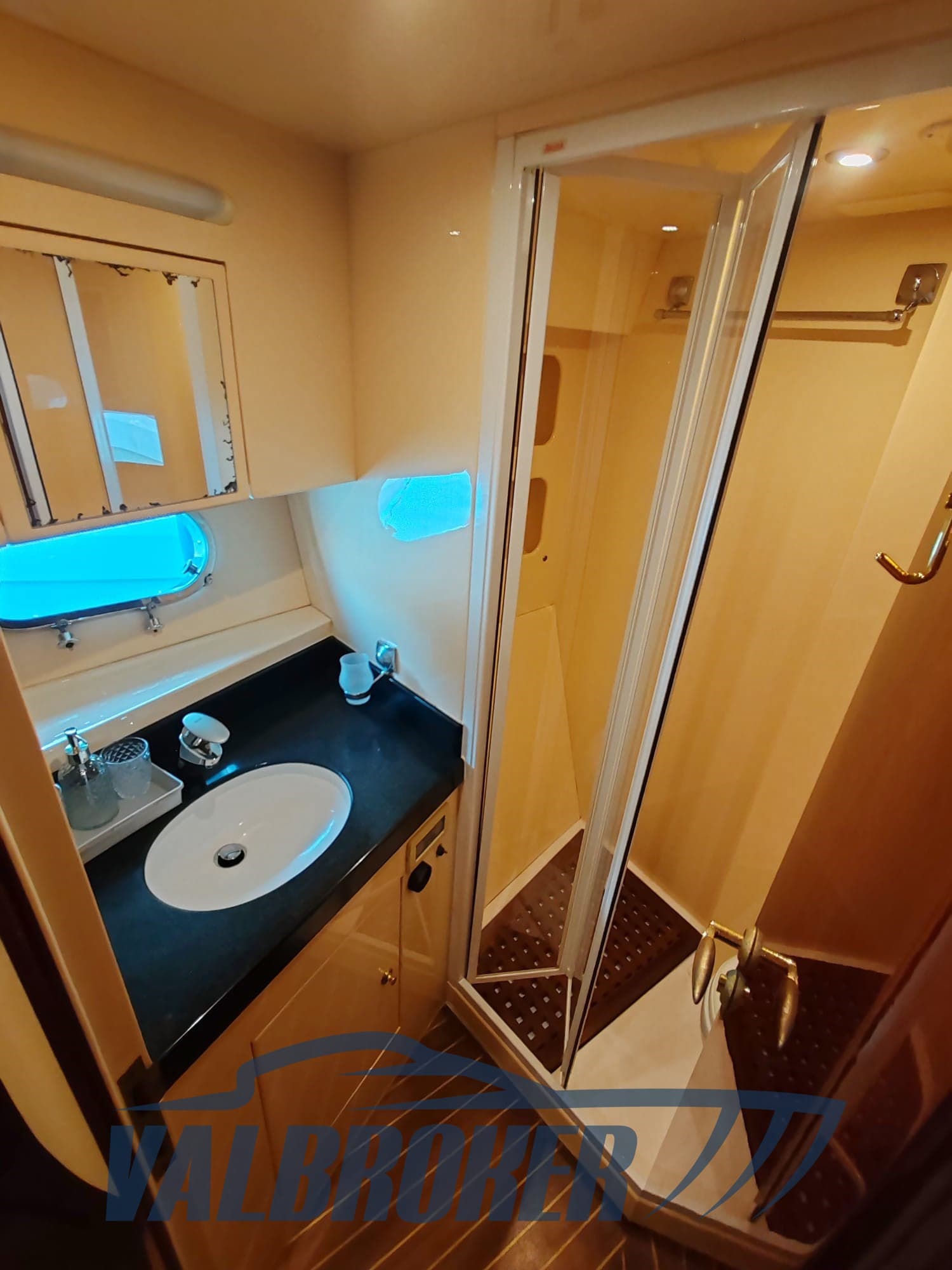 Gulf Craft Majesty Yachts 50 usato - foto hero 16