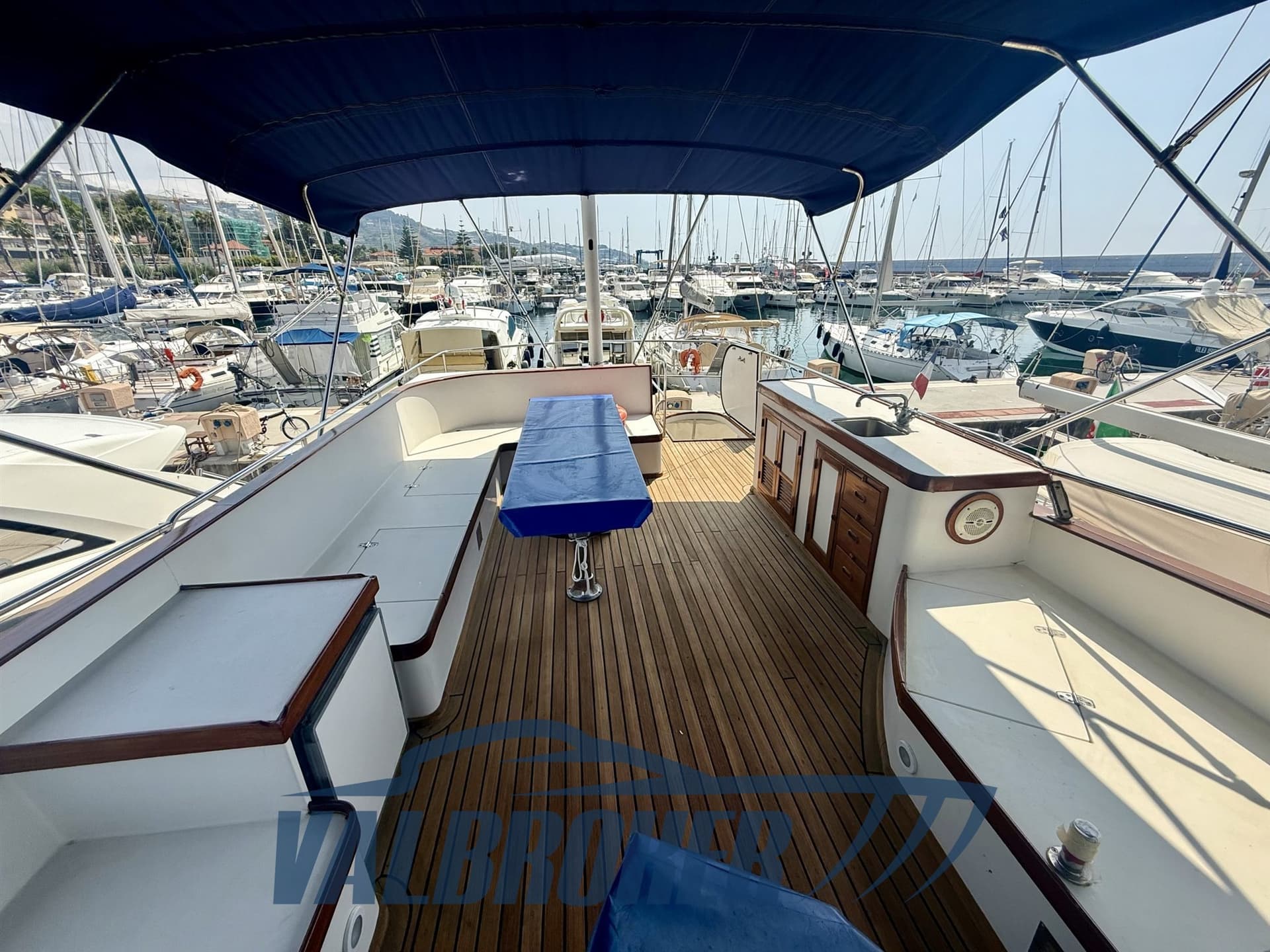 Hampton 50 Trawler - Deck View Hampton 50 Trawler - Deck View