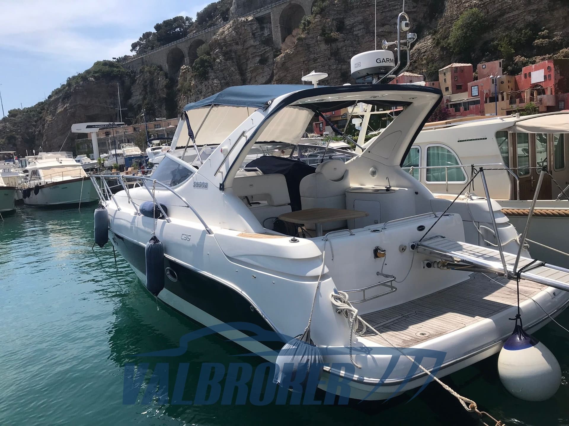 Sessa Marine Sessa C 35 - Interior View Sessa Marine Sessa C 35 - Interior View