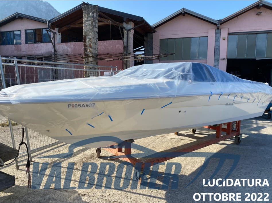 Sea Ray 200 Sr - Deck View Sea Ray 200 Sr - Deck View