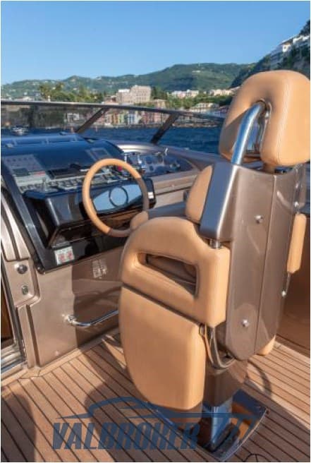 Riva 44 RIVARAMA usato - foto hero 24