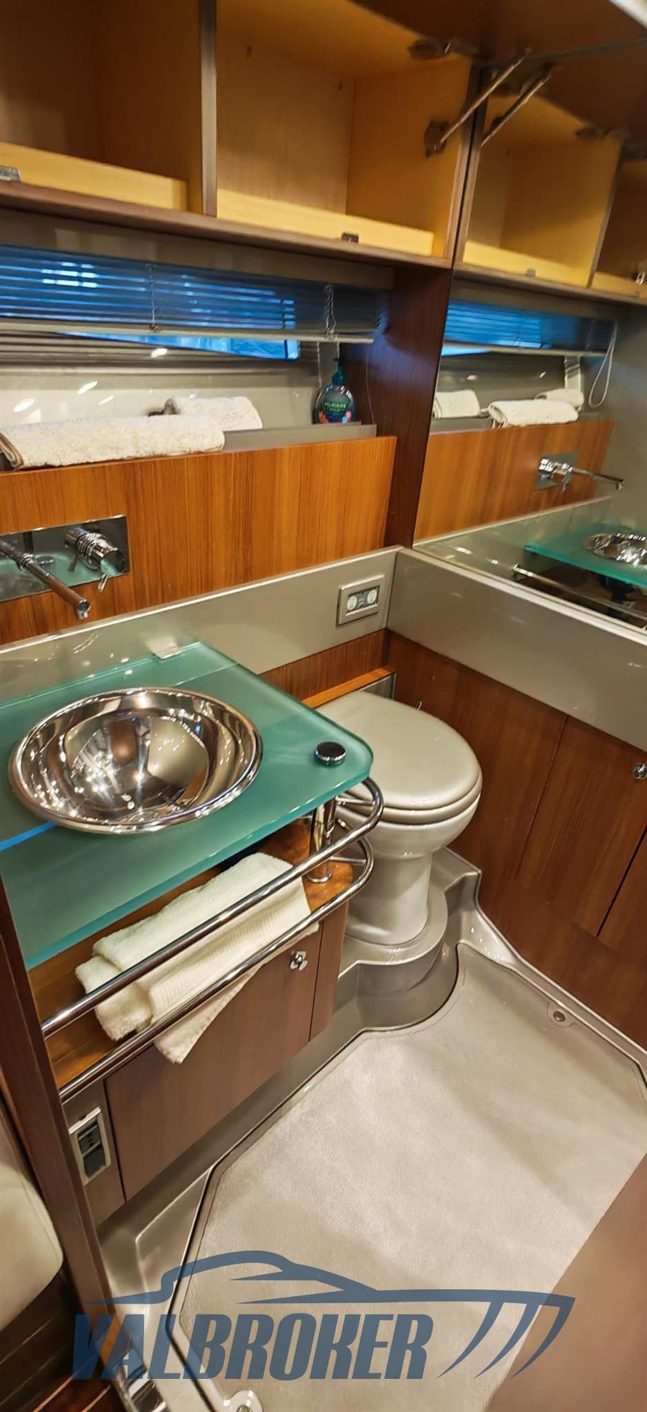 Riva 44 RIVARAMA usato - foto hero 17