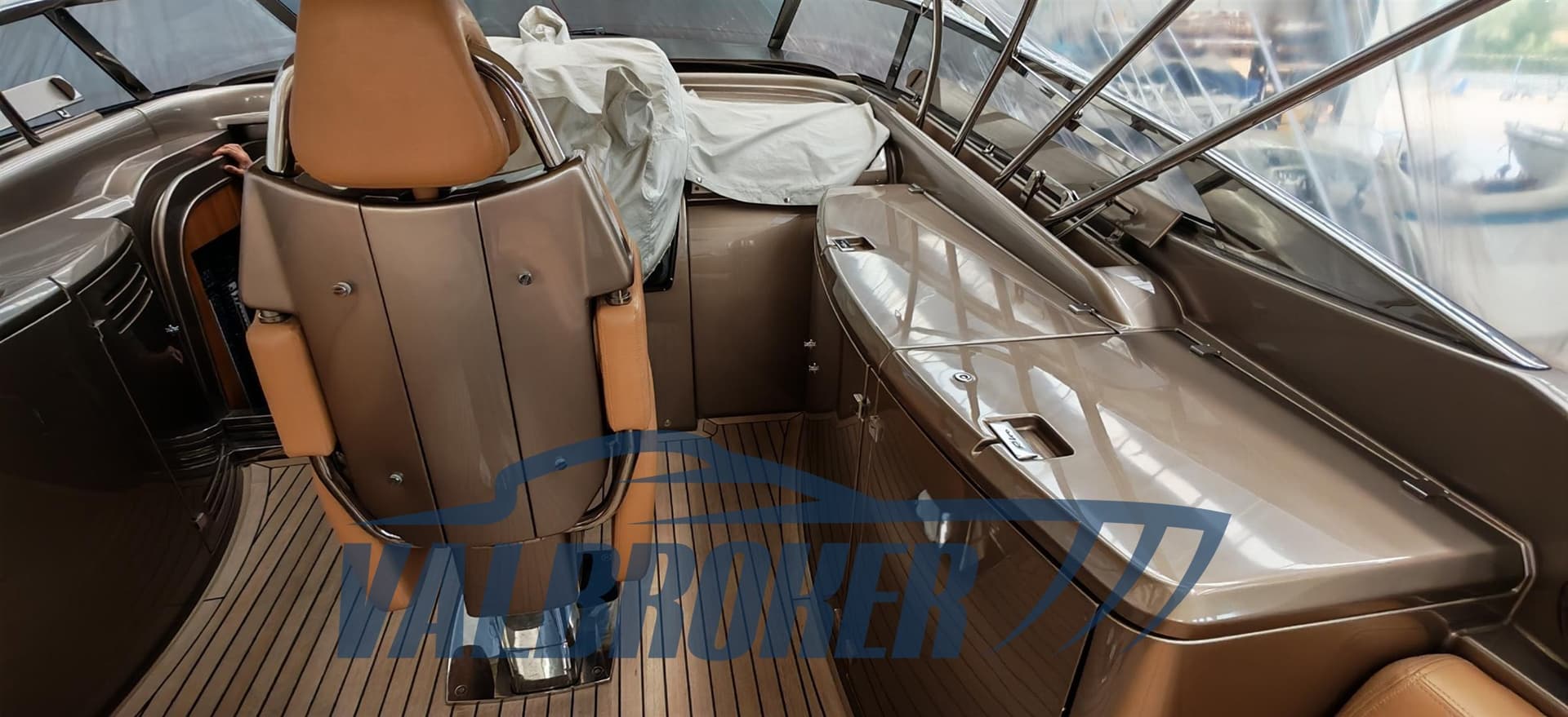 Riva 44 RIVARAMA usato - foto hero 35