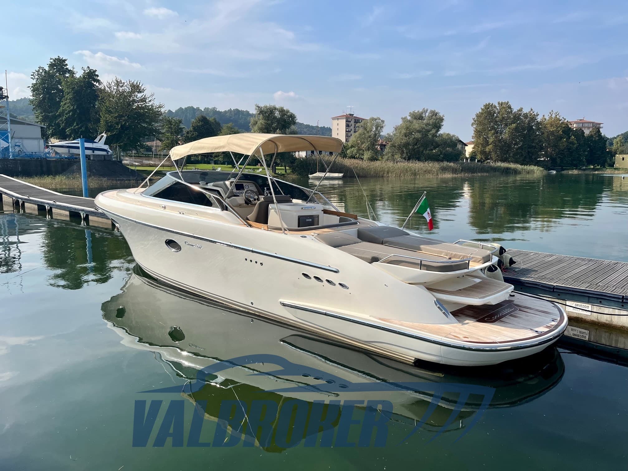 Comitti Breva 35 Classic Teak - Interior View Comitti Breva 35 Classic Teak - Interior View