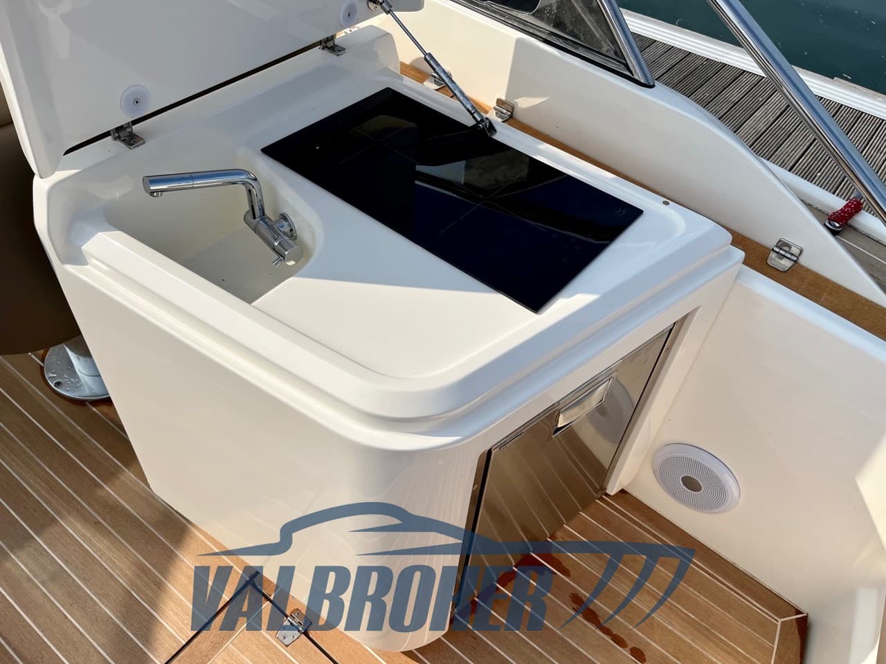 Comitti Breva 35 Classic Teak - Deck View Comitti Breva 35 Classic Teak - Deck View