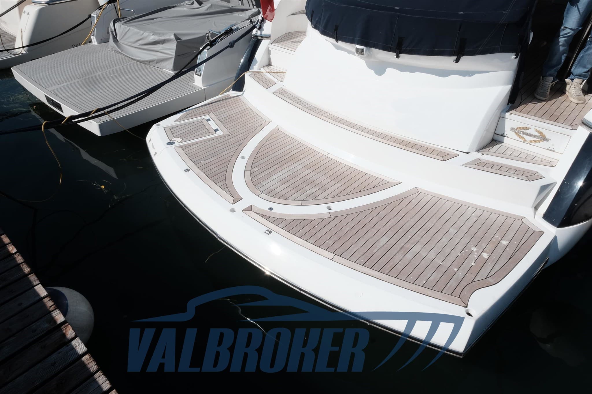 Sunseeker Portofino 46 - Deck View Sunseeker Portofino 46 - Deck View