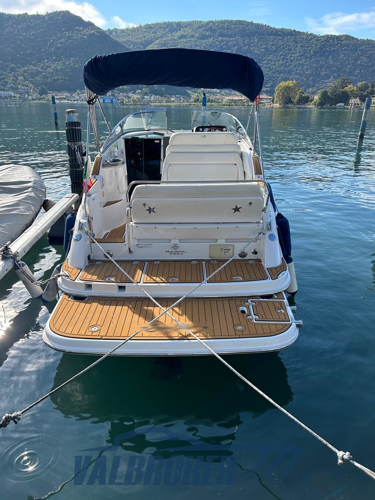 Regal Marine 2665 - Interior View Regal Marine 2665 - Interior View