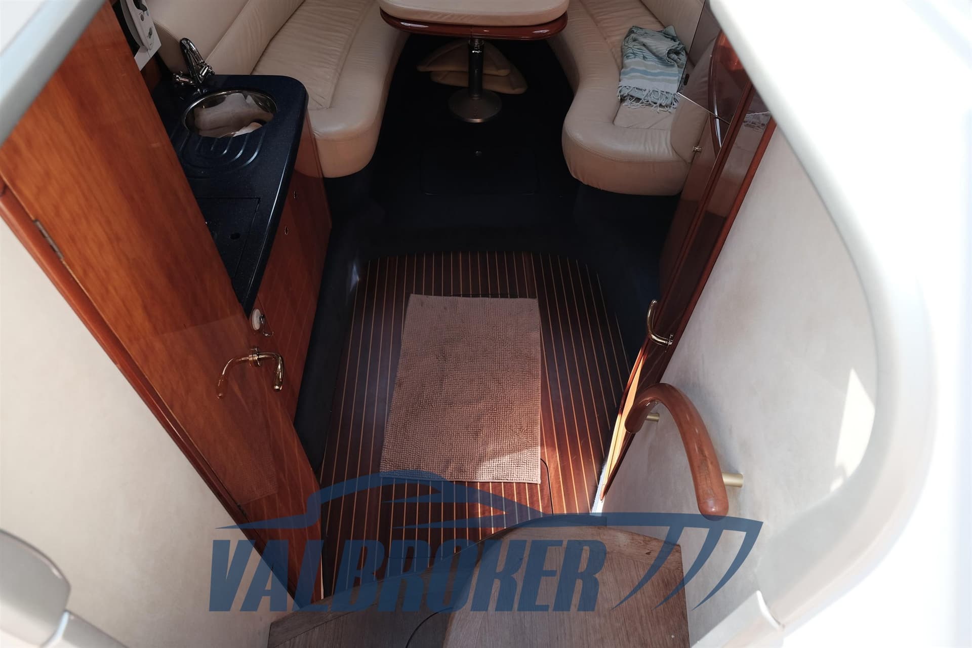 Cranchi ENDURANCE 41 used - hero image 9