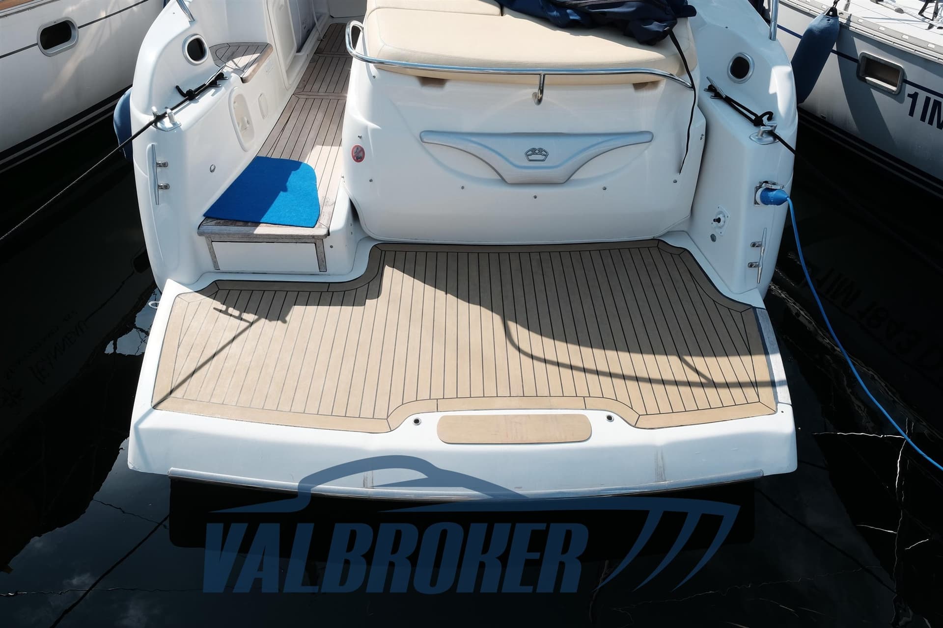 Cranchi Endurance 41 - Detail View 1 Cranchi Endurance 41 - Detail View 1