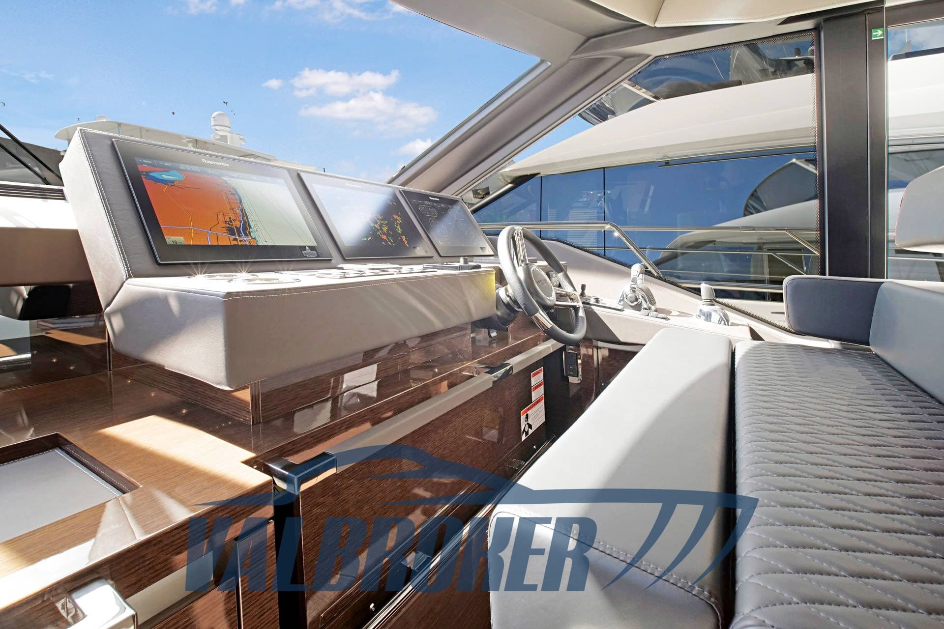 Prestige 680 Fly - Interior View Prestige 680 Fly - Interior View