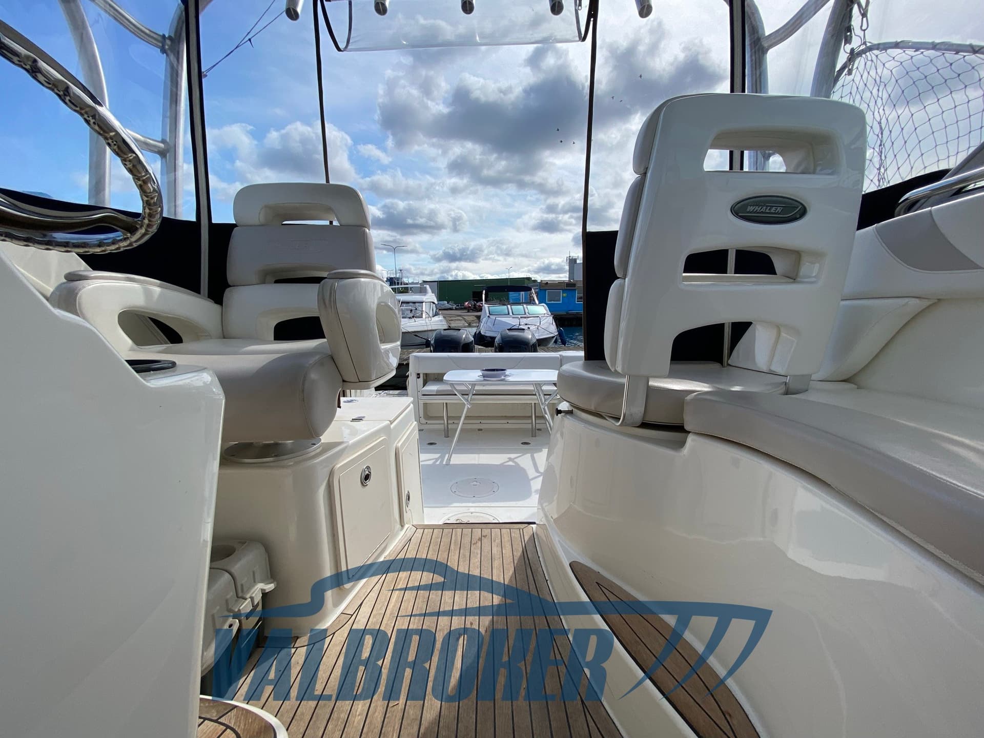 Boston Whaler 285 Conquest - Deck View Boston Whaler 285 Conquest - Deck View