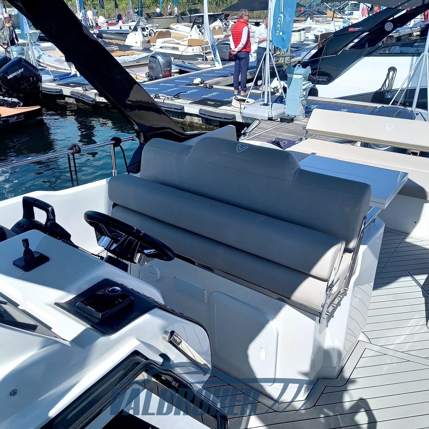 FIM Regina 340 - Fuoribordo Yamaha - Deck View FIM Regina 340 - Fuoribordo Yamaha - Deck View