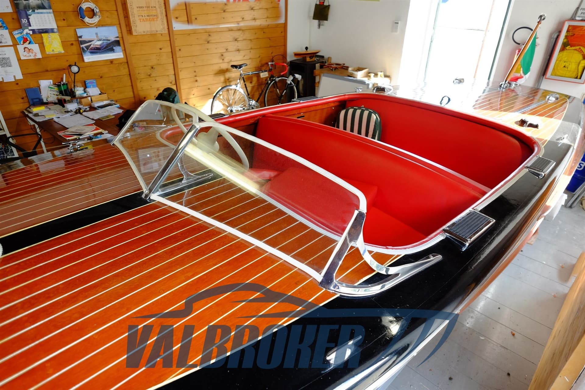 Chris Craft Wood - Deck View Chris Craft Wood - Deck View