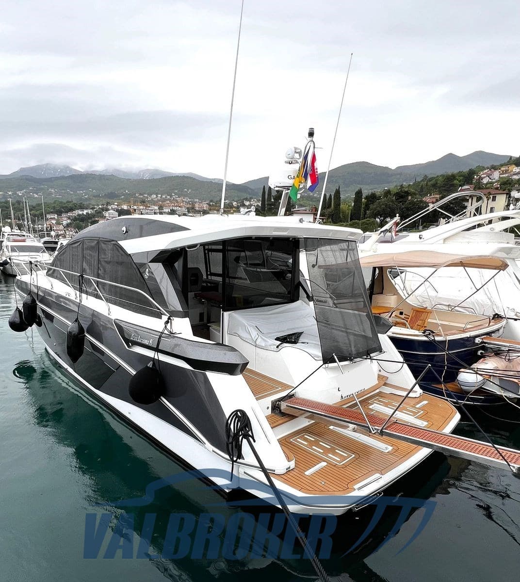 Beneteau Gran Turismo 45 - Deck View Beneteau Gran Turismo 45 - Deck View