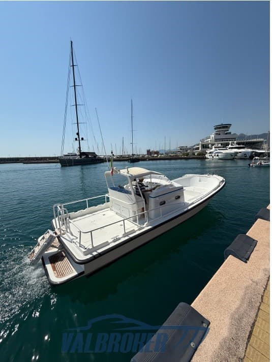 Tecnoyacht Puma 2000 - Interior View Tecnoyacht Puma 2000 - Interior View