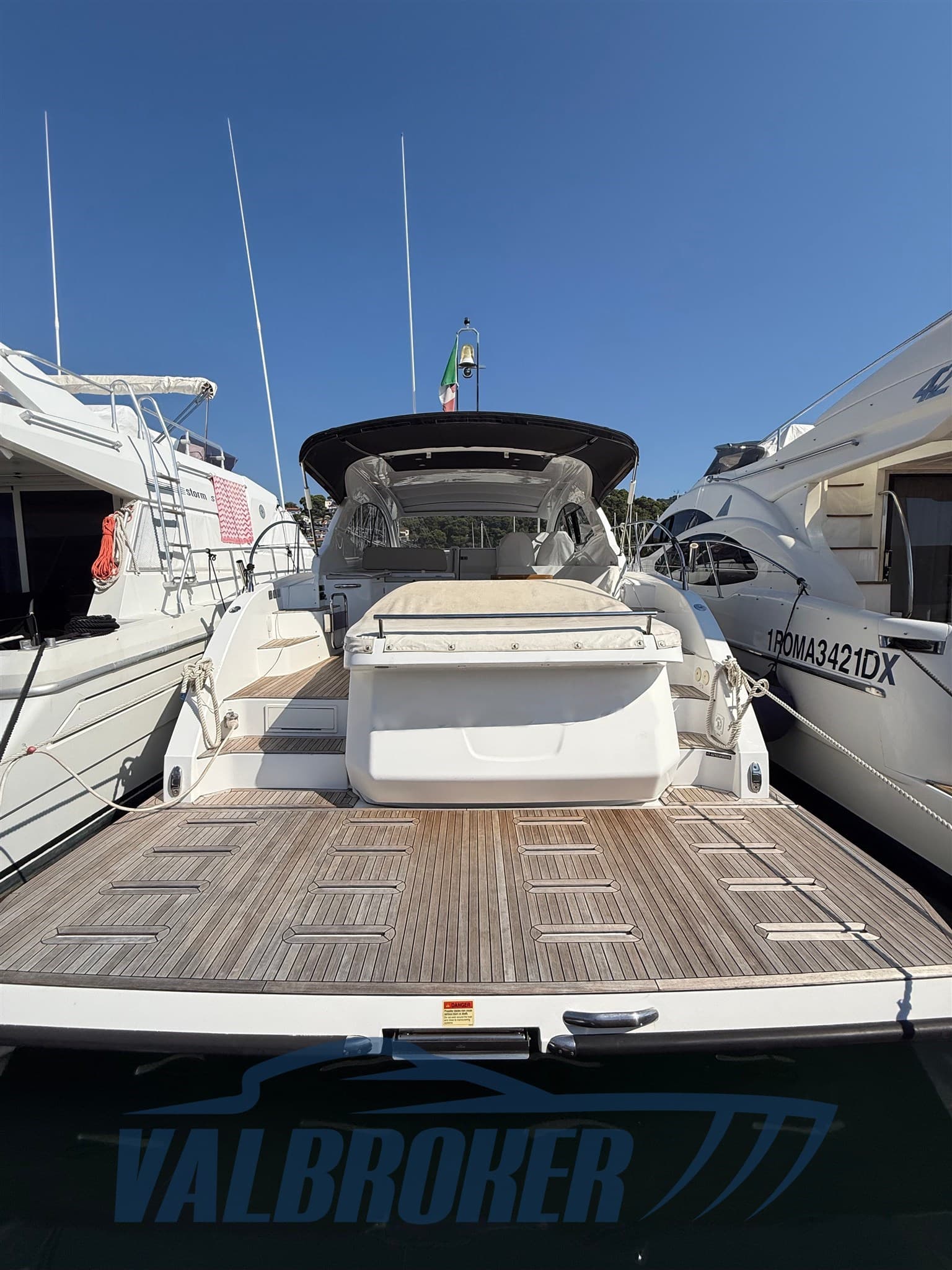 Azimut Atlantis 45 - Interior View Azimut Atlantis 45 - Interior View