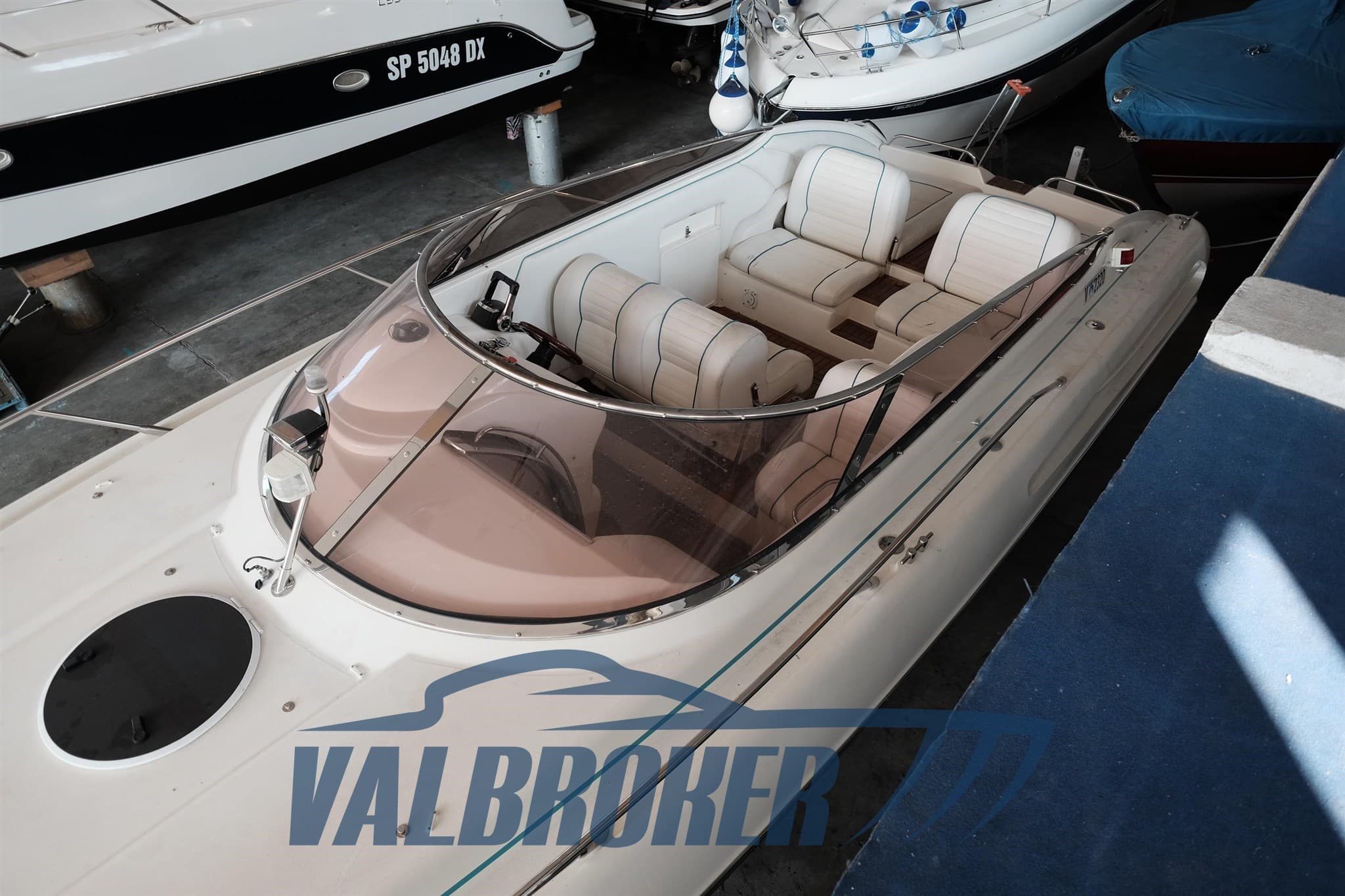 Sunseeker Hawk 31 - Deck View Sunseeker Hawk 31 - Deck View